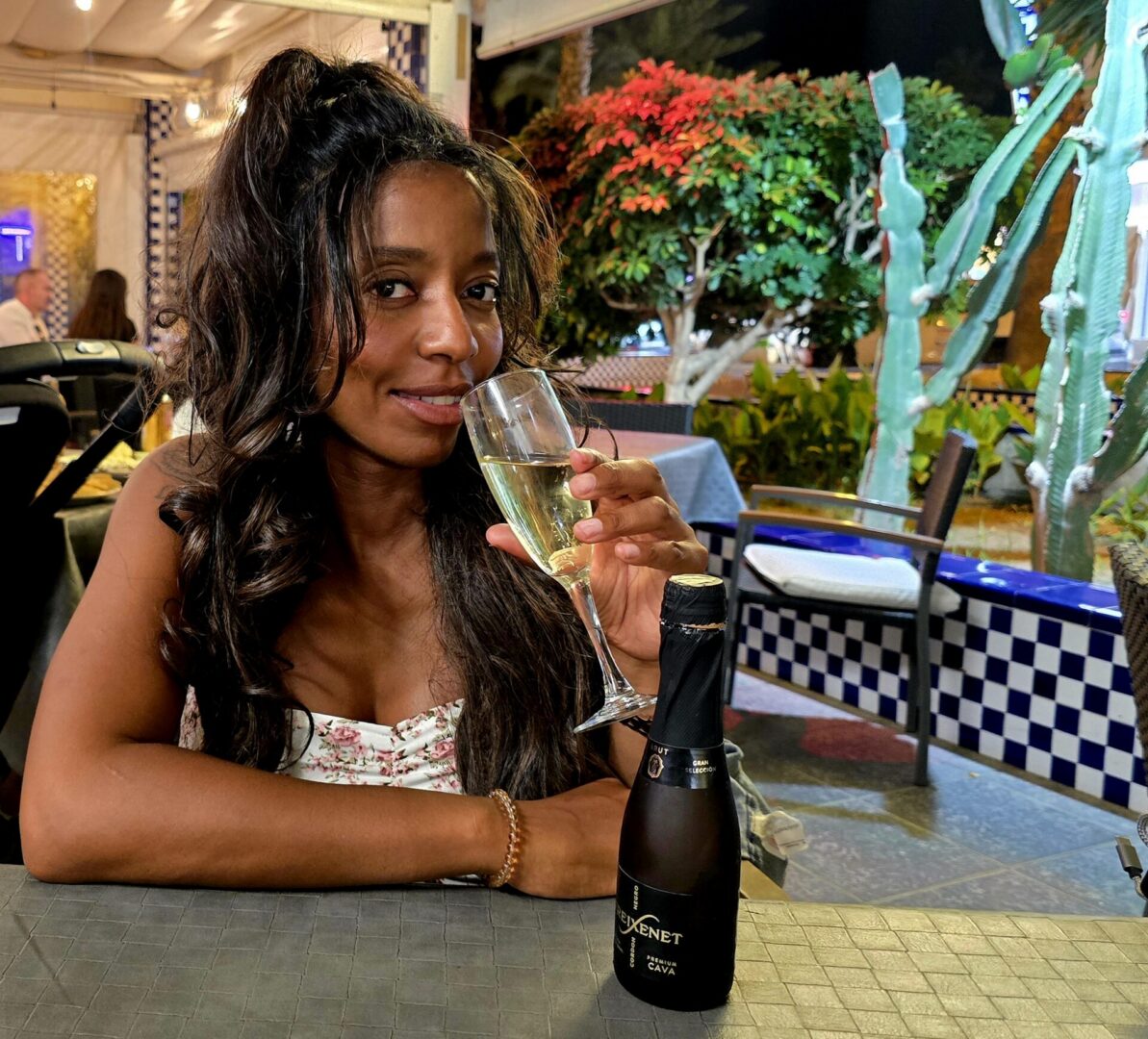 Melanie Martin building strategic business relationships in Spain, supporting international cultural consultancy, commercial partnerships, business networking and international expansion through Gold Button International.