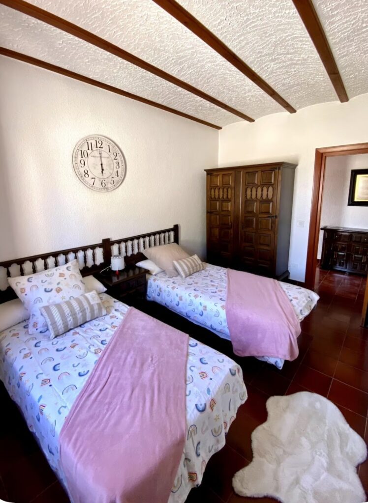Divorce to Domination Retreat Twin Bedroom Alicante